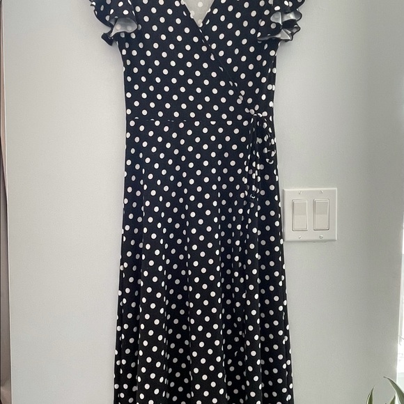 Stunning polka dot dress size small/ will fit medium - Picture 2 of 3